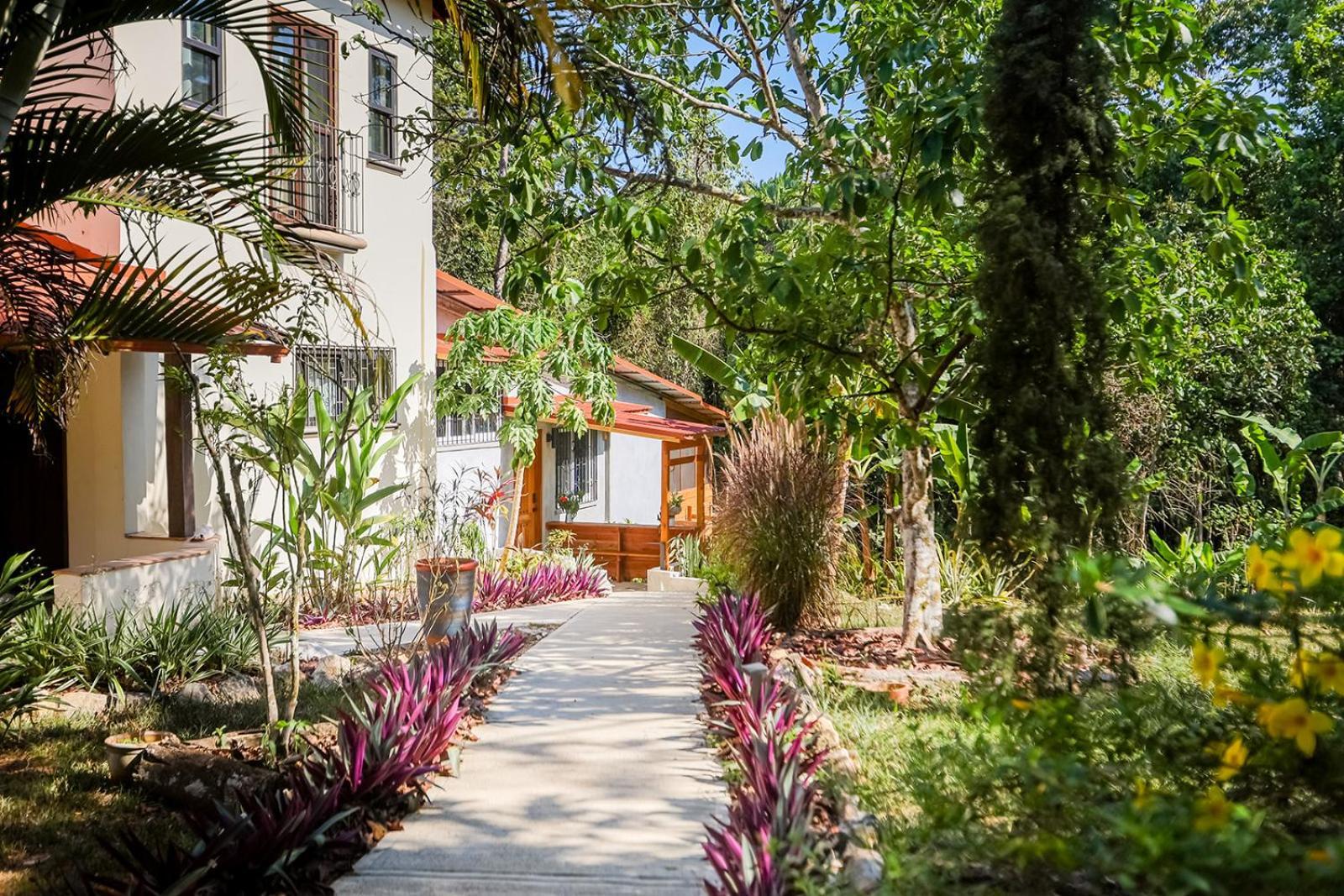 Hotel Sattva Land Belmopán Exterior foto